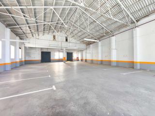 Geschäftsraum in Tavernes de la Valldigna. Se vende nave de 801 m, situada en la avenida principal de taver
