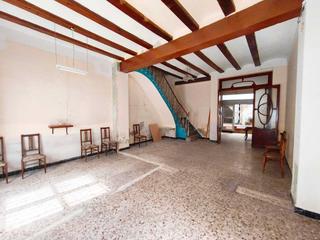 Maison à Pueblo de Cullera. Situada en el barrio del raval, en una zona tranquila, próxima a