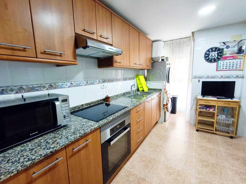 Foto a3b89a31-fa32-4724-9e15-6b782c0ba80e. Piso se vende amplio piso , ubicado en una zona con excelente acceso desde la carretera principal y perfectamente comunicado co en Sueca