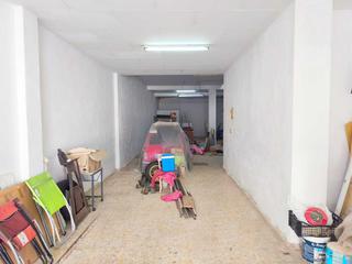 Local commercial à Pueblo de Cullera. Almacén o local situada en pleno centro de cullera, en una zona