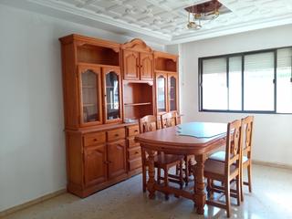 Pis a Pueblo de Cullera. Apartamento situado en la zona puerto bega, cerca de colegios y