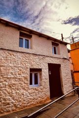 Casa en Pueblo de Cullera. A la venta en la zona del raval casa con la reforma empezada.br