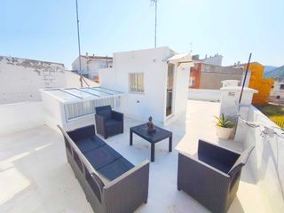 Casa en Favara. Preciosa casa totalmente reformada y muy luminosa en favara, pr�