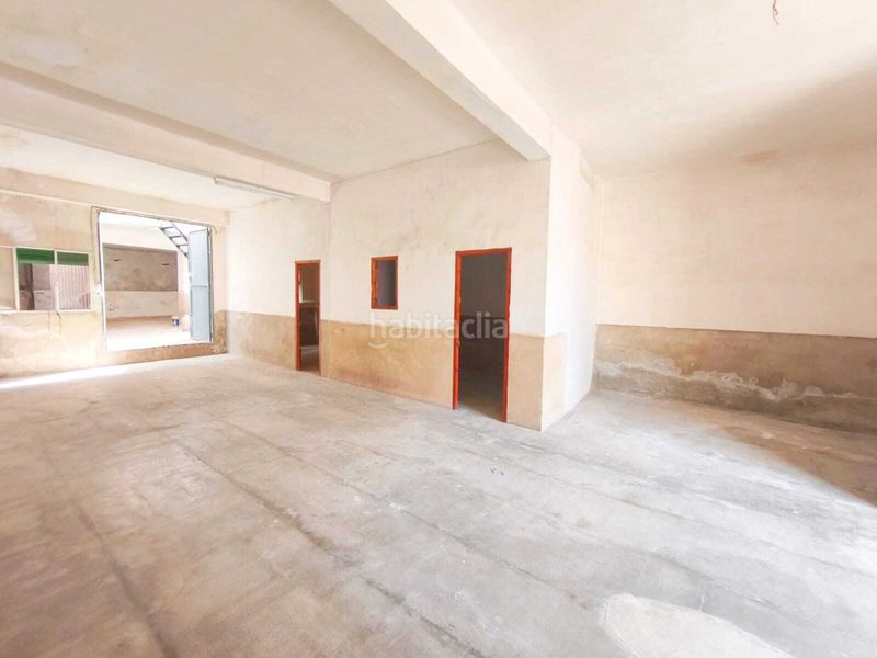 Foto c3afdfb8-c84f-4963-ad17-c1fd7f77fc9c. Local comercial a pueblo de Cullera Cullera