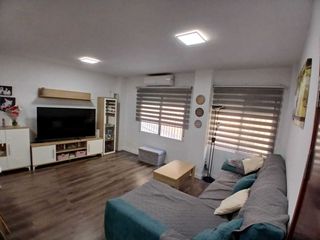 Apartament en Pueblo de Cullera. Situada en el centro de cullera, cercano a todos los servicios y