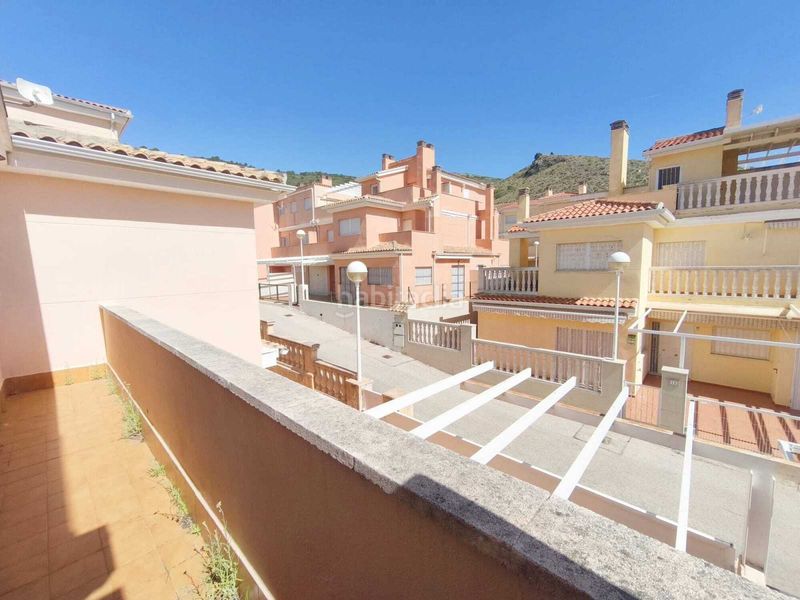 Foto 2a69e6af-0204-40f4-b828-6f88d87c8b24. Casa adossada amb aparcament piscina a Racó Cullera