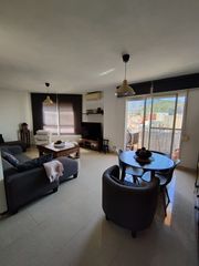 Flat in Favara. Situado en la población favara, en zona muy bien comunicada y cé