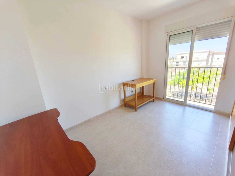 Foto 788b84c8-b342-4fc6-bbc0-e630842354d5. Casa adossada amb aparcament a Bulevar del Xúquer Cullera