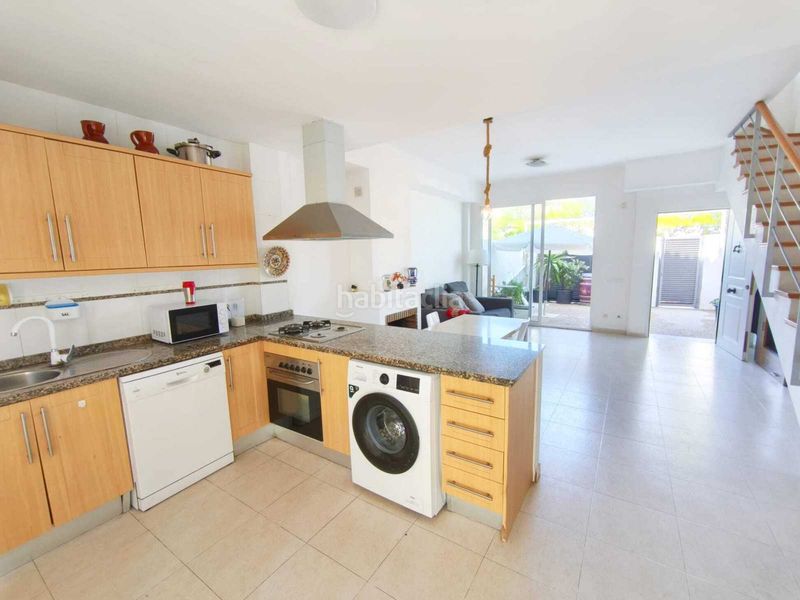 Foto a8c7fa95-477f-4eac-8144-534d41a6f0e5. Casa adossada amb aparcament a Bulevar del Xúquer Cullera
