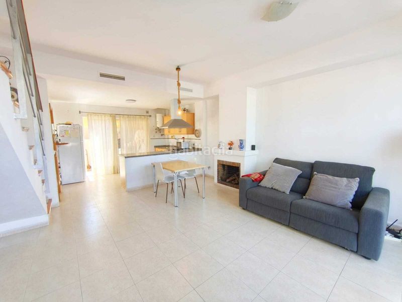 Foto daaded04-d731-4d99-8846-7cbf3317ea48. Casa adossada amb aparcament a Bulevar del Xúquer Cullera
