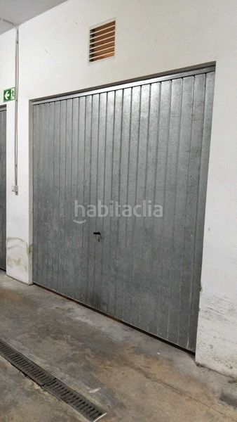 Foto 1005ba9b-8db8-4e7d-818f-4186b0688db4. Aparcament cotxe a pueblo de Cullera Cullera