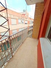 Piso en Mareny de Barraquetes. Piso situado en zona mareny de barraquetes sueca. a sólo 600 met