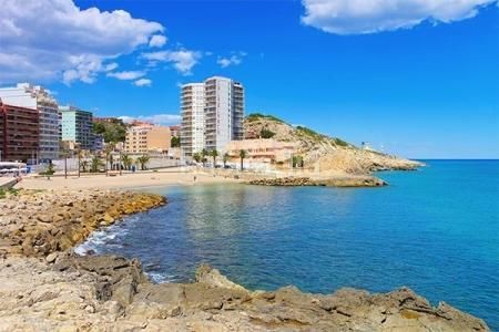 Foto c0268547-caea-4d89-9a05-62809202a5a6. Pis a El Faro Cullera
