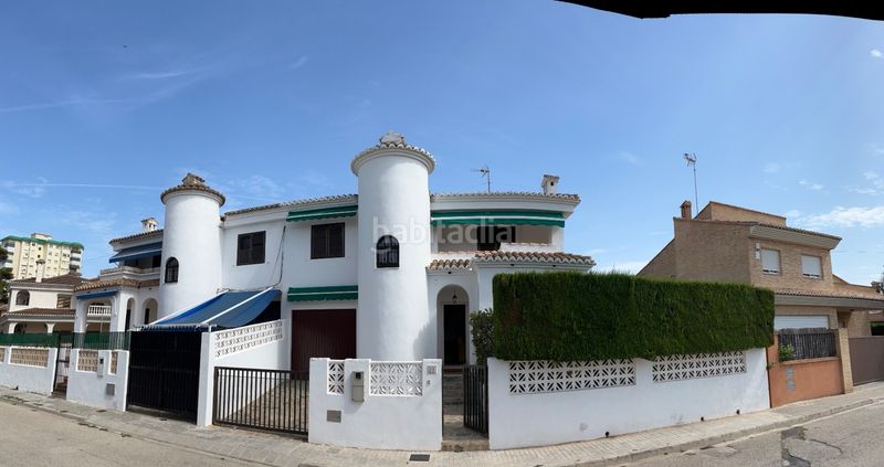 Foto 74d0f33d-3b69-440b-8bc1-bff504a38505. Casa adossada amb aparcament a Mareny Blau Sueca