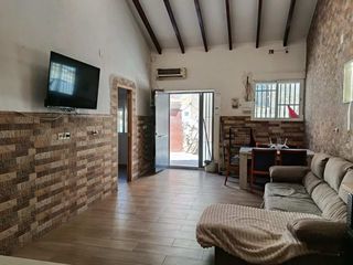Casa in Pueblo de Cullera. Situada en el tradicional barrio de el raval, en una de las call
