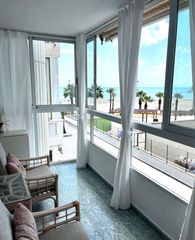 Pis a Racó. Apartamento situado en primera línea de playa en la zona racó de