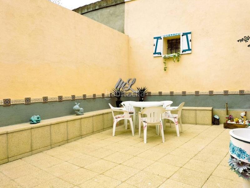 Foto a10fd092-93c1-434f-85bf-c310f6813b8b. Casa adossada amb calefacció a Camarena