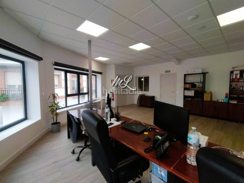 Foto 98513b56-b3d9-47bb-8b02-751009889726. Miete büro in Mora