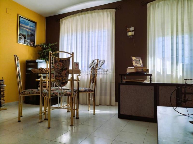 Foto 60299f9b-1e73-466d-800a-ee0655004ab0. Casa pareada se vende chalet pareado en Cobisa