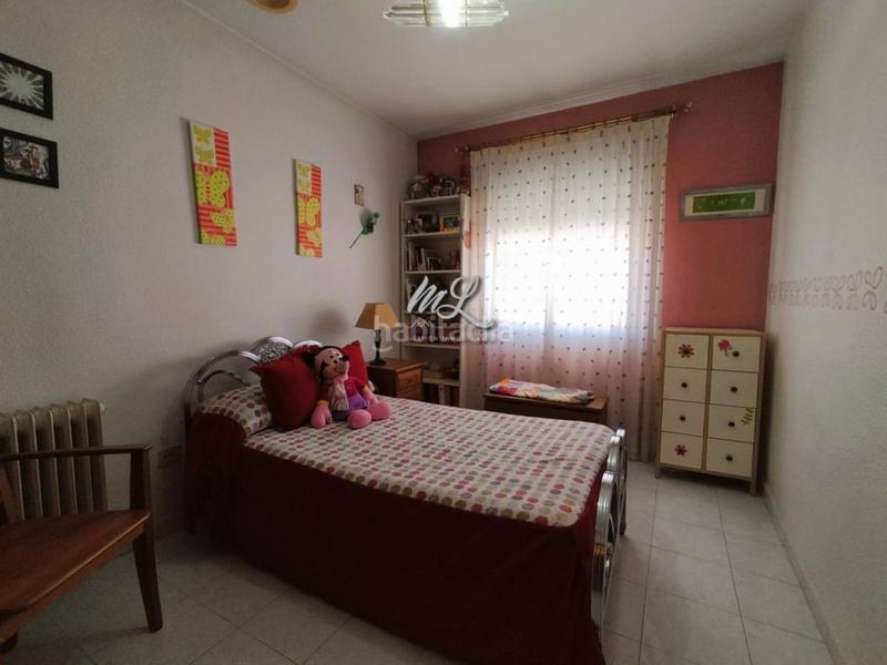 Foto bd27f99d-0436-4bbf-be95-7d015d330127. Casa pareada se vende chalet pareado en Cobisa