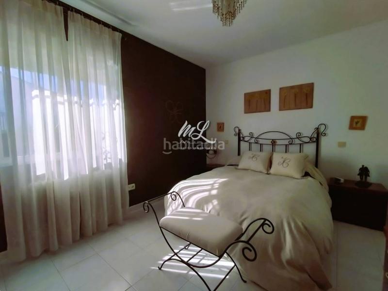 Foto d7879c27-eeac-4c1d-9118-7979d53a64e3. Casa pareada se vende chalet pareado en Cobisa