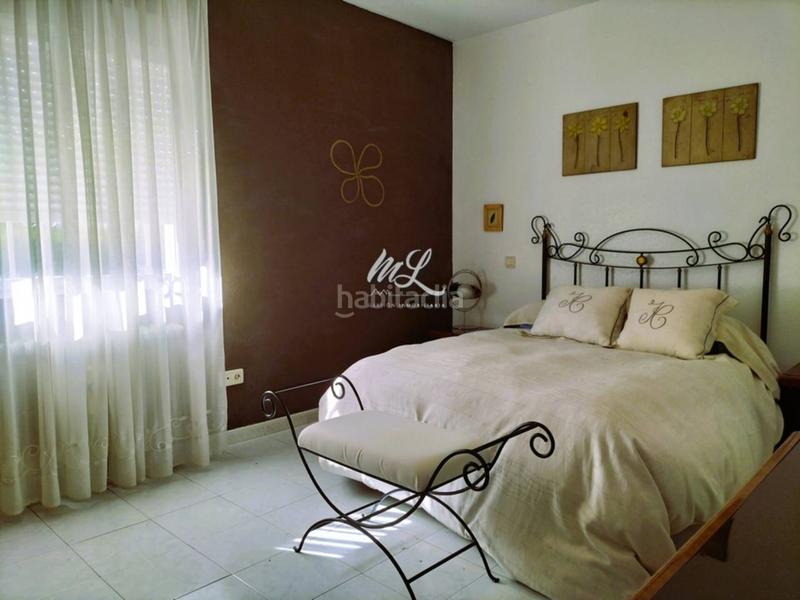 Foto db11d514-2940-4e20-a000-ac99a8f56a73. Casa pareada se vende chalet pareado en Cobisa