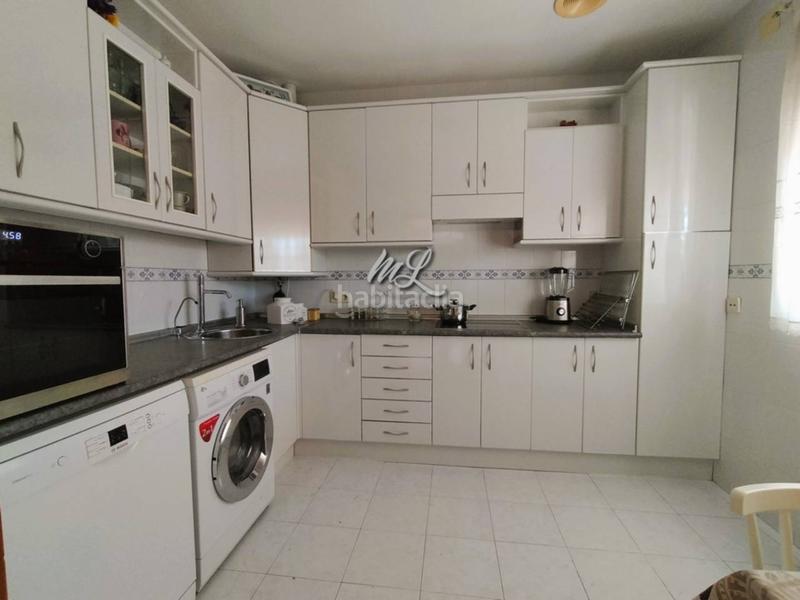 Foto fc7fbe5c-fa10-4377-a5f8-fd29fb9d605d. Casa pareada se vende chalet pareado en Cobisa