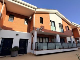 Casa adossada  Carretera extremadura. Se vende exclusiva vivienda santa cruz de retamar