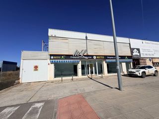 Affitto Capannone industriale  Calle río jarama. Alquiler de nave comercial en toledo capital