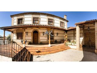 Xalet  Calle toledo. Se vende espectacular casa independiente en olias del rey
