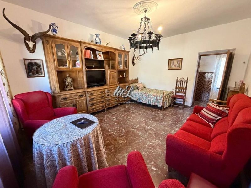 Foto 11d6fd15-3503-4f91-b8d2-7c8aacfb5087. Casa adossada amb calefacció aparcament a Sonseca