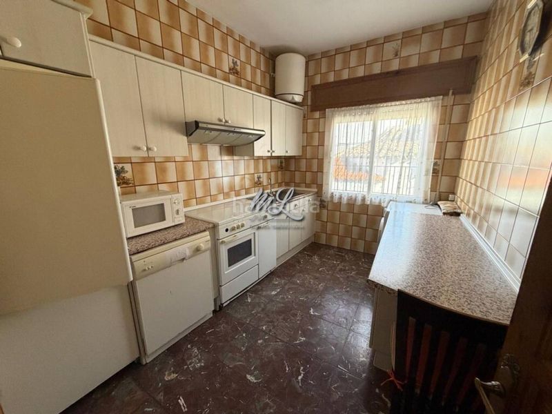 Foto c6fc48c0-bd8f-4c8f-9465-a4a319480235. Casa adossada amb calefacció aparcament a Sonseca
