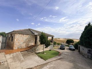 Xalet  Calle badajoz. Se vende chalet independiente en palomeque