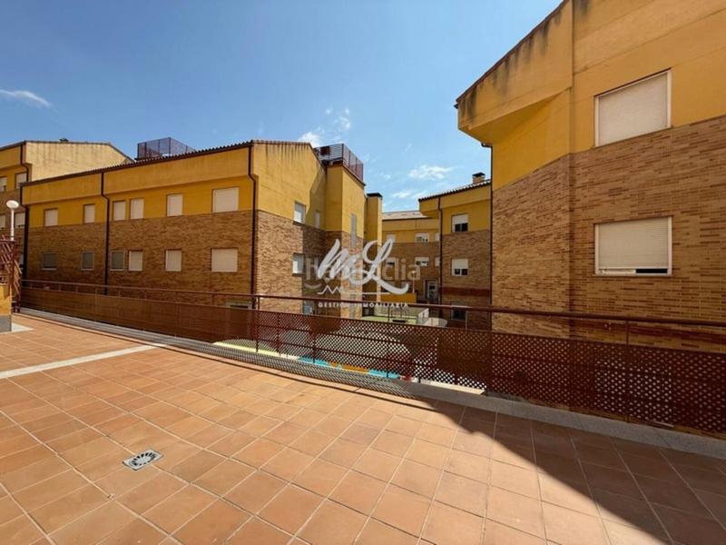 Foto 1c9ef545-b702-4ec9-bc17-2995f2ccd758. Duplex avec chauffage parking piscine dans Avenida Europa-San Antón Toledo