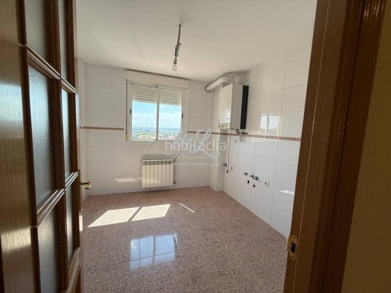 Foto 45dad015-1b6f-4416-a211-dd540422d450. Duplex avec chauffage parking piscine dans Avenida Europa-San Antón Toledo