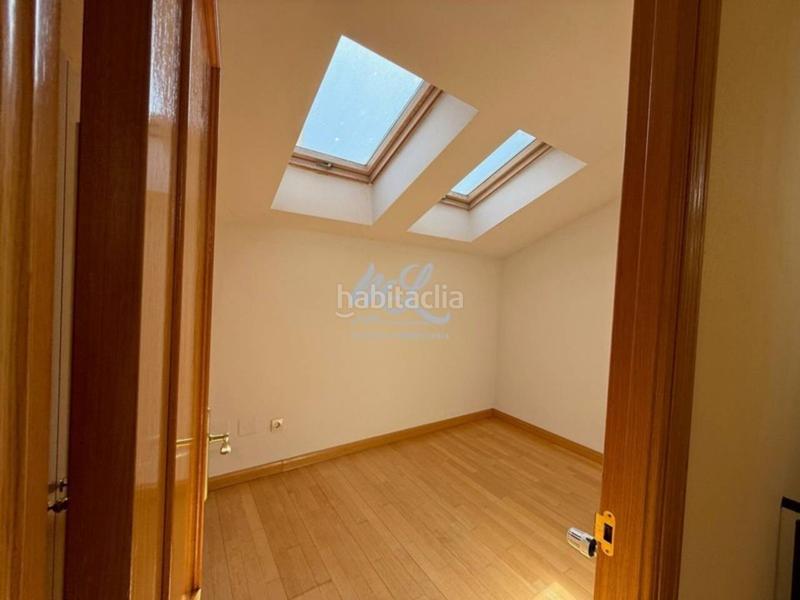 Foto 61ba3f38-6c81-44ef-bf42-7fc6e0b22b39. Duplex avec chauffage parking piscine dans Avenida Europa-San Antón Toledo