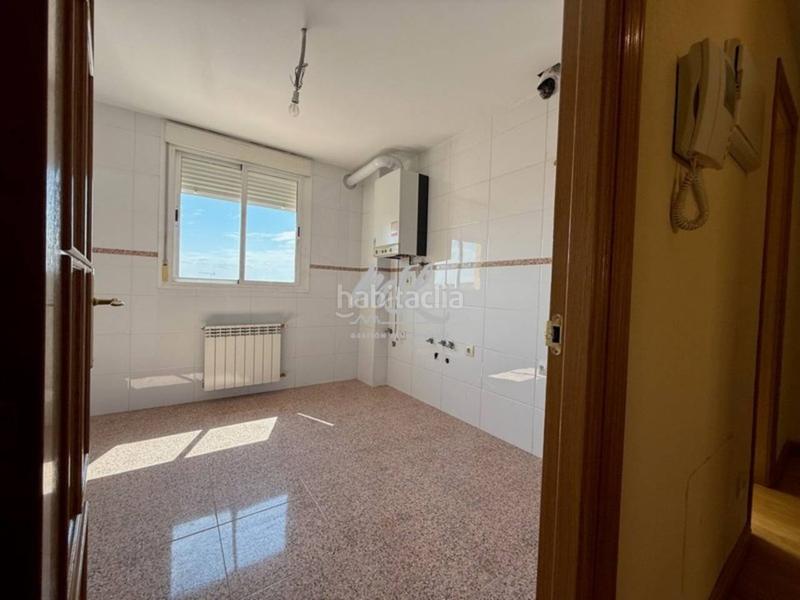 Foto f95e4c77-847f-44d2-b3f9-75632b1e7614. Duplex avec chauffage parking piscine dans Avenida Europa-San Antón Toledo