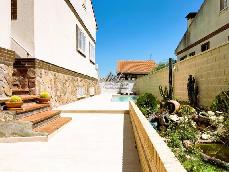 Foto 0a2982f8-6605-44b1-815f-d30d8410bc29. Xalet amb calefacció aparcament piscina a Ventas de Retamosa (Las)