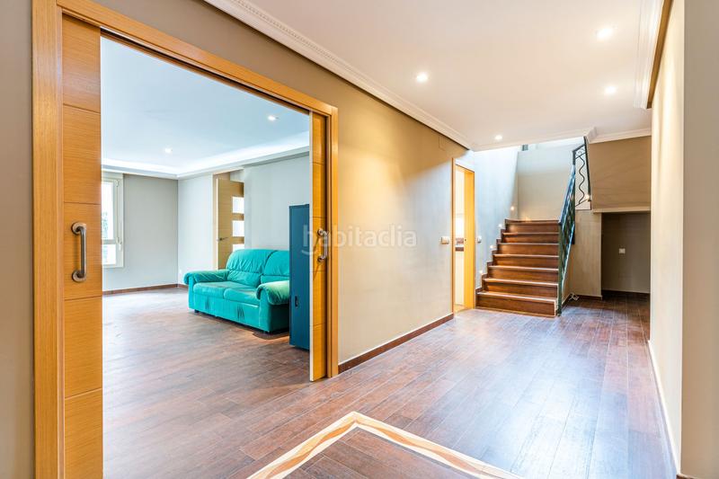 Foto b2375578-14e2-41d3-9756-734a80ef20f8. Casa chalet independiente estación en Colonia Torrelodones