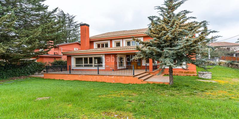 Foto b935a731-f932-459a-9fd5-d6761074bc4d. Casa chalet independiente estación en Colonia Torrelodones