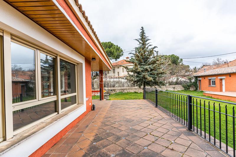 Foto f400d600-9317-40ef-95ff-48f9b66299a9. Casa chalet independiente estación en Colonia Torrelodones
