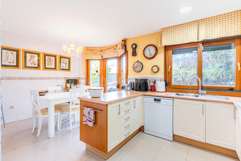 Foto 517cebcc-f1b3-4f2e-9e55-5fca1c2014e8. Chalet with heating parking pool in El Monte Torrelodones