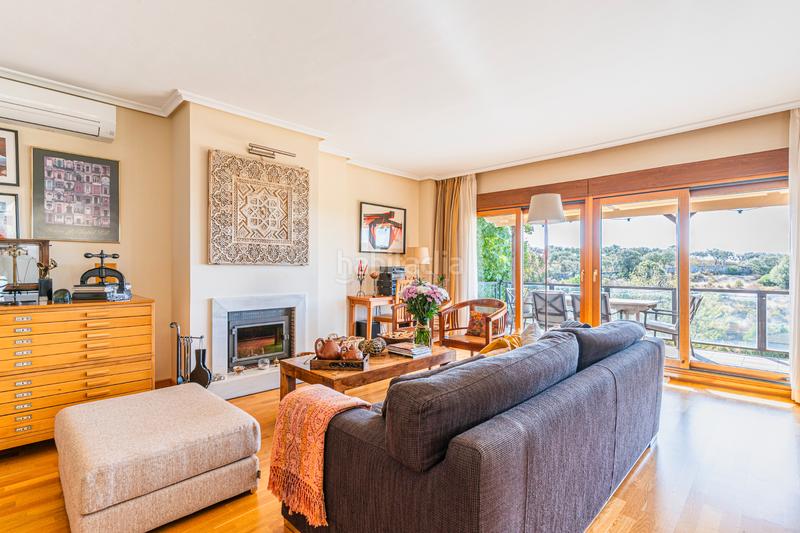 Foto 4f359f46-c8da-4765-a446-10a994441dff. Chalet avec chauffage parking piscine dans El Monte Torrelodones