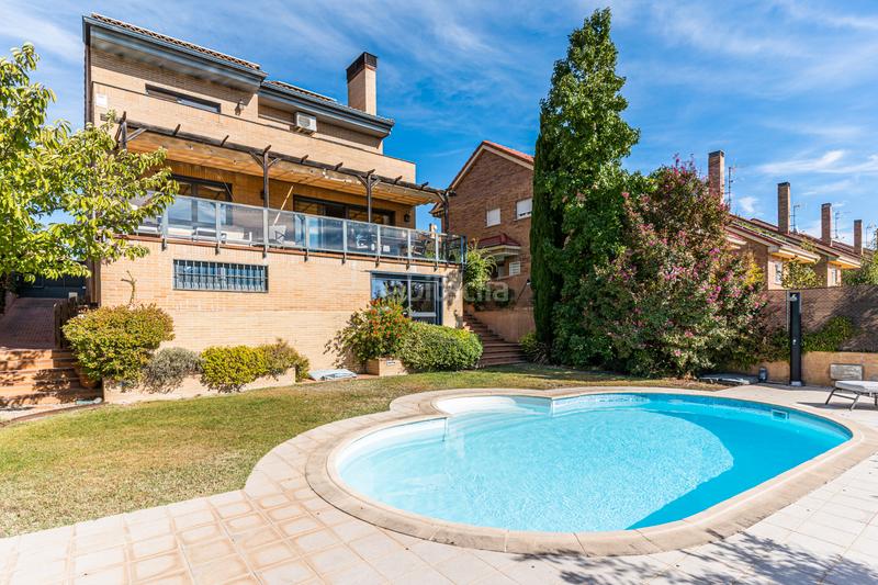 Foto b255e98b-70fb-4bfb-8ae4-045c6101ffd0. Xalet amb calefacció aparcament piscina a El Monte Torrelodones