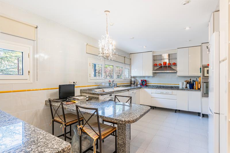 Foto db72743a-c537-4526-a116-c92c2809c91f. Casa bifamiliare con riscaldamento piscina in Las Matas-Peñascales Rozas de Madrid (Las)