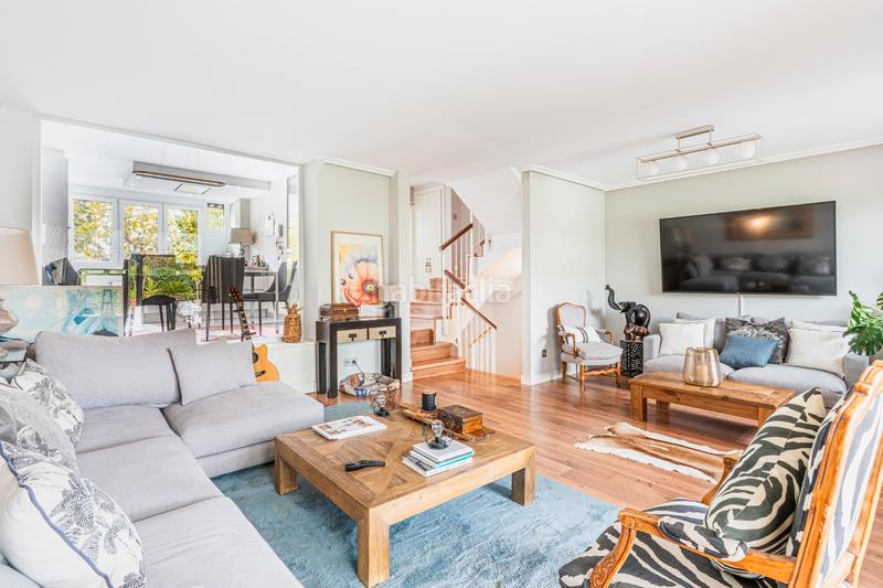 Foto 73311c0c-8b1b-4f03-a465-b3ccf356f686. Reihenhaus mit heizung parking pool in El Pinar-Punta Galea Rozas de Madrid (Las)