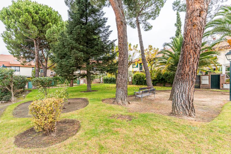 Foto a8eaced4-1b56-4b2a-9b9e-cf70bdccd070. Reihenhaus mit heizung parking pool in El Pinar-Punta Galea Rozas de Madrid (Las)