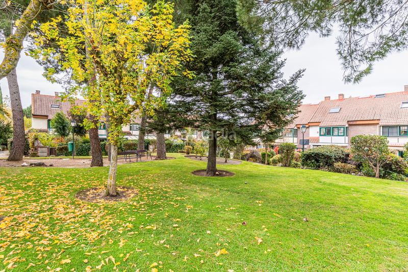 Foto aa94873c-01e9-4e6b-ae58-9c3efb949a1c. Reihenhaus mit heizung parking pool in El Pinar-Punta Galea Rozas de Madrid (Las)