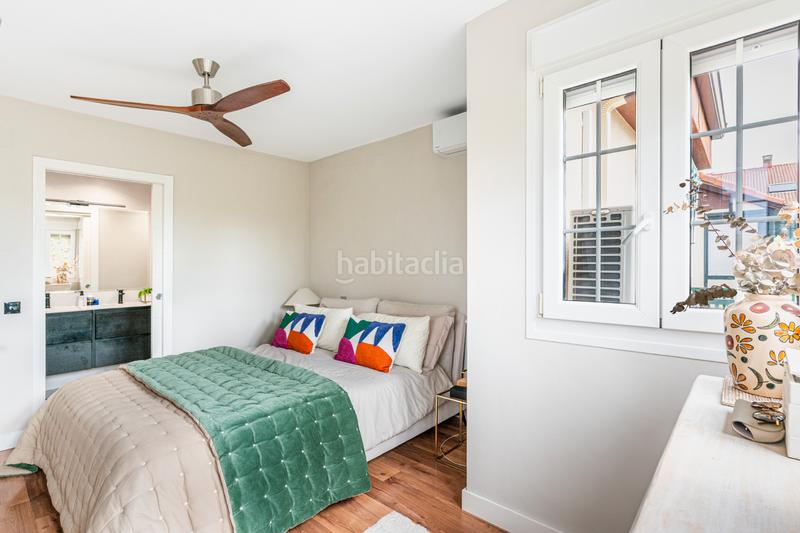 Foto d6e3071f-4436-4e24-acc3-79d60691b36f. Reihenhaus mit heizung parking pool in El Pinar-Punta Galea Rozas de Madrid (Las)