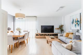 Triplex à Parque Empresarial. Tríplex en parque empresarial